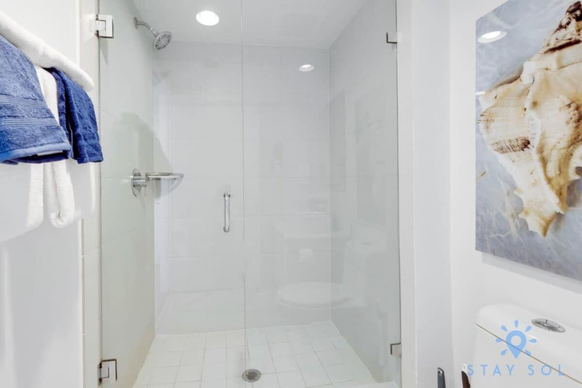 Amenities Balcony W Stunning Views-Beachfront Hallandale Beach Esterno foto