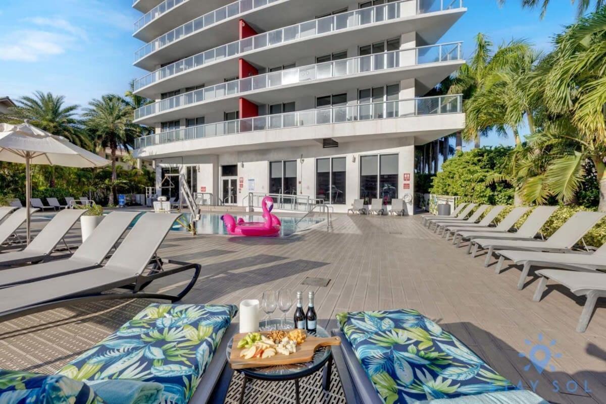 Amenities Balcony W Stunning Views-Beachfront Hallandale Beach Esterno foto