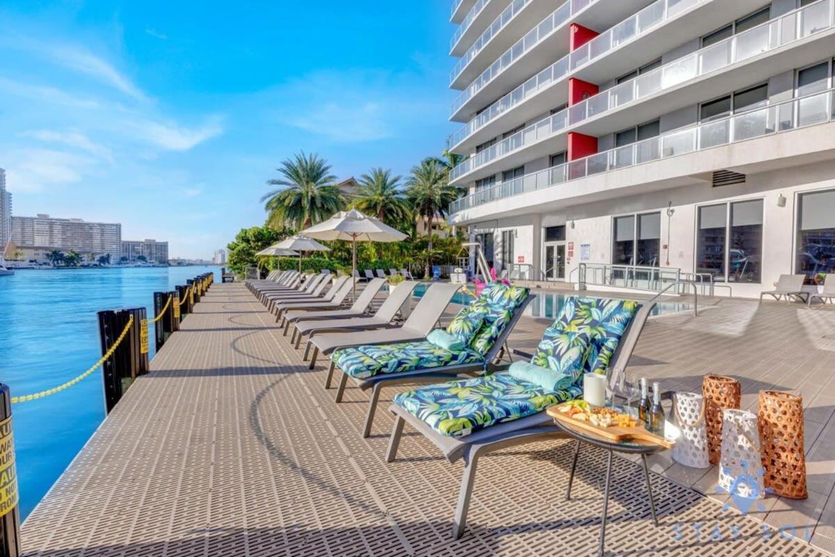 Amenities Balcony W Stunning Views-Beachfront Hallandale Beach Esterno foto